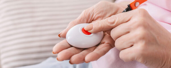contacter-en-ligne-une-entreprise-specialisee-en-teleassitance-pour-personnes-agees